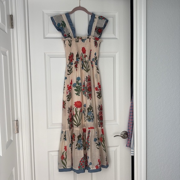 THML block print style floral flutter sleeve smocked midi dress in cream - Picture 4 of 9